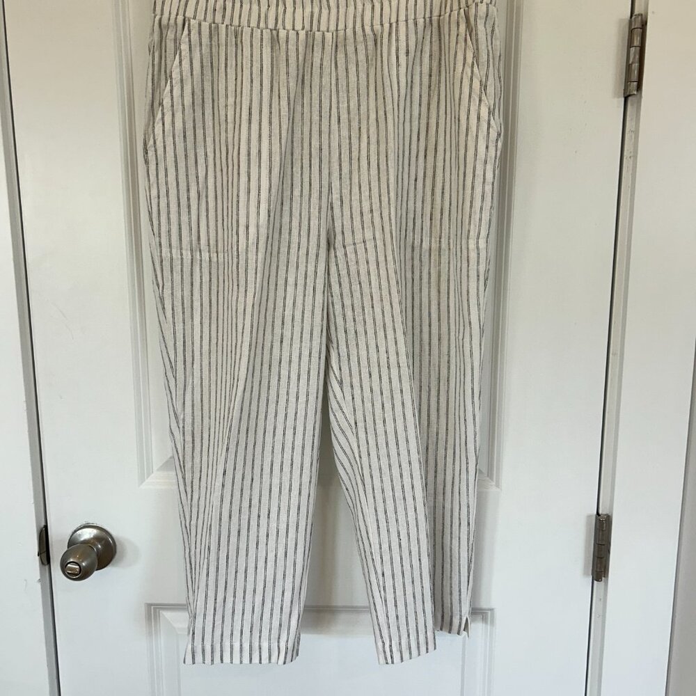 Women's Striped Linen Crop pants, White with Navy stripes, Size M